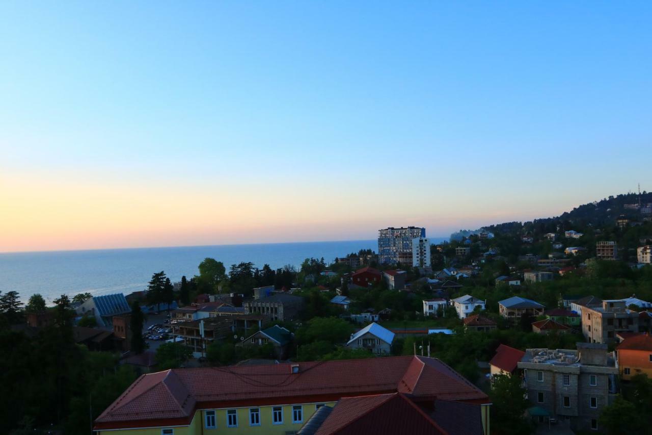 Rainbow Rooms Apart Hotel มาคินจอรี ภายนอก รูปภาพ