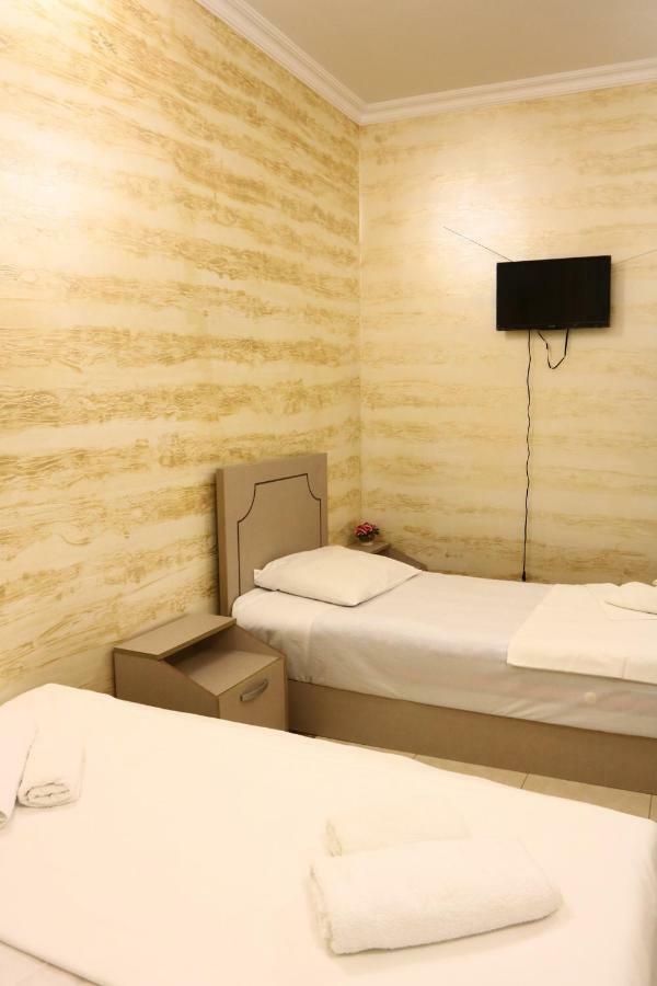 Rainbow Rooms Apart Hotel มาคินจอรี ภายนอก รูปภาพ