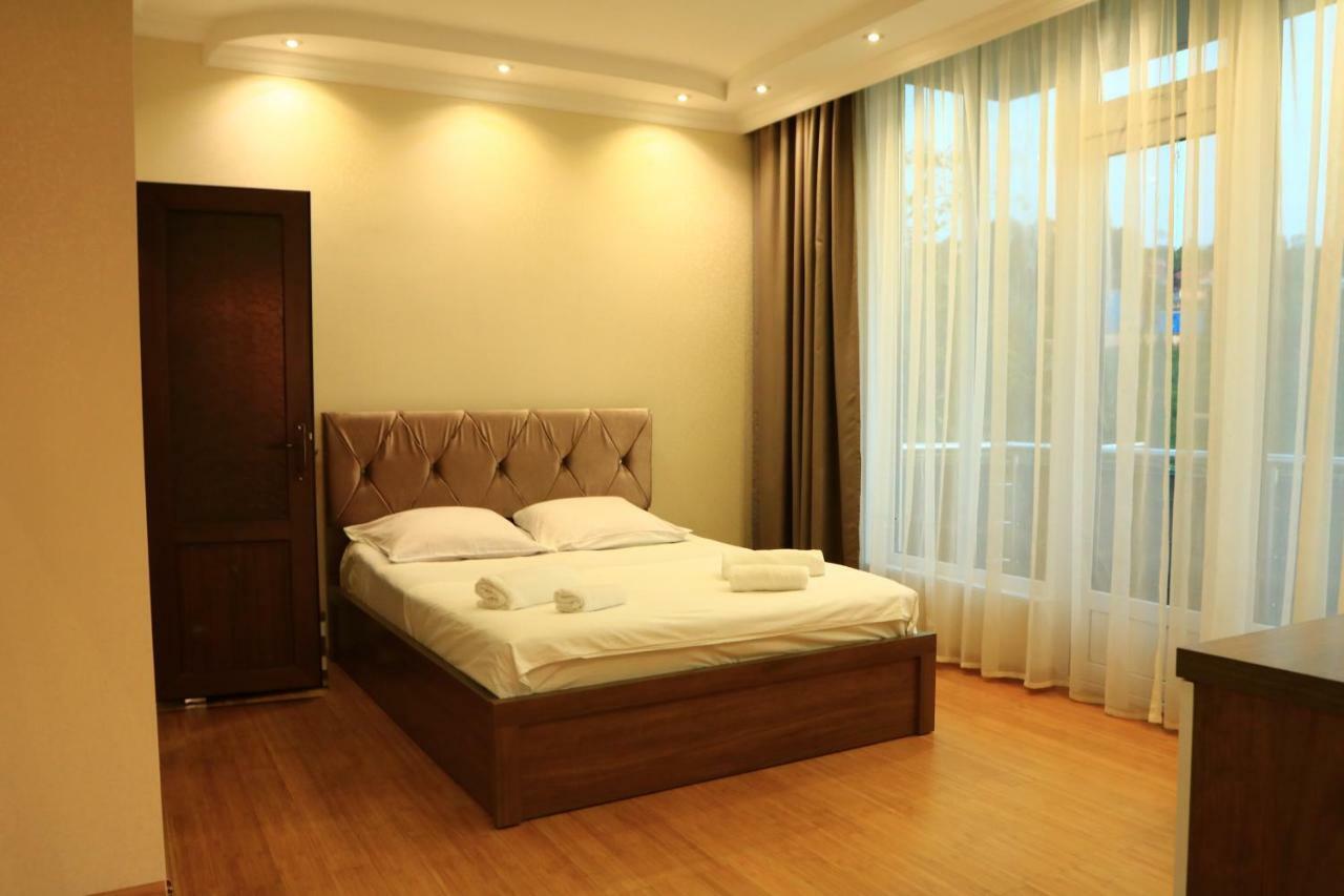 Rainbow Rooms Apart Hotel มาคินจอรี ภายนอก รูปภาพ